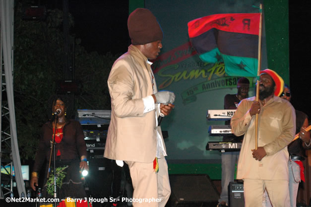Richie Spice  - Red Stripe Reggae Sumfest 2007 - Zenith - Saturday, July 21, 2007 - Catherine Hall, Montego Bay, St James, Jamaica W.I. - Negril Travel Guide, Negril Jamaica WI - http://www.negriltravelguide.com - info@negriltravelguide.com...!