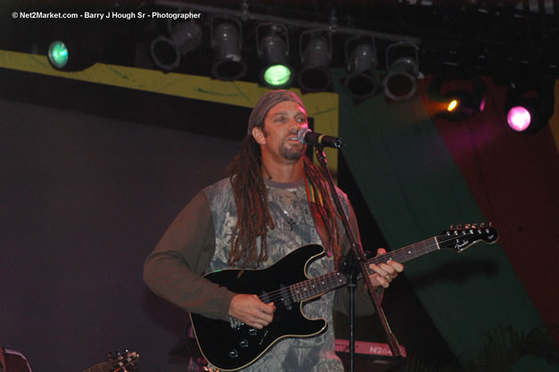 Andy Vernon - Ignition - The Internation Fire Blazes - Friday, July 21, 2006 - Montego Bay, Jamaica - Negril Travel Guide, Negril Jamaica WI - http://www.negriltravelguide.com - info@negriltravelguide.com...!