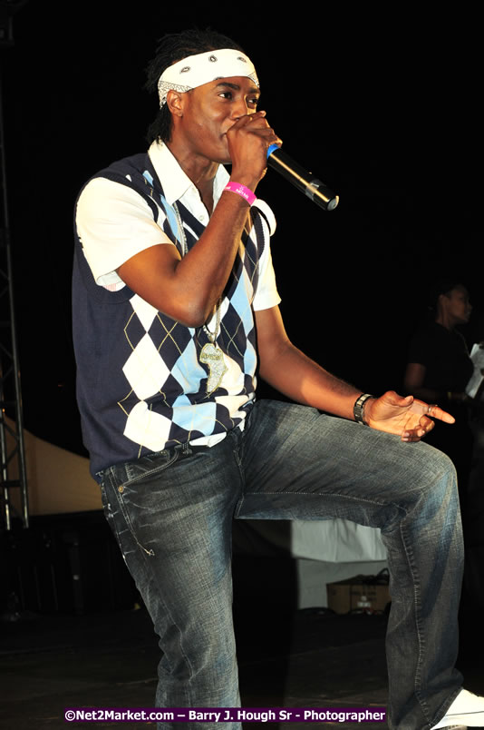 Usain Bolt of Jamaica - The Fastest Man In The World  - Usain Bolt Homecoming Celebrations Concert at the William Knibb High School Play Field, Trelawny - Ice, Ding Dong, Ravers Clavers, D'Angel, Voicemail, RDX and Dancers, Wayne Marshall, Tammi Chynn, Bugle, Nero, Tanya Stephens, Richie Spice, Kip Rich,and Shaggy - Photographs by Net2Market.com - Barry J. Hough Sr. Photojournalist/Photograper - Photographs taken with a Nikon D300 - Negril Travel Guide, Negril Jamaica WI - http://www.negriltravelguide.com - info@negriltravelguide.com...!